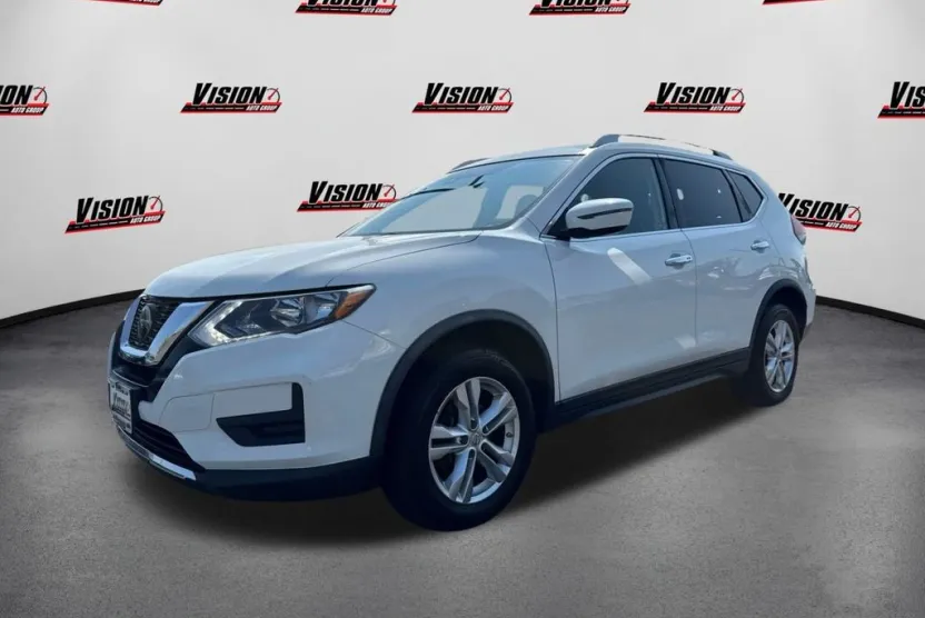 2020 Nissan Rogue SV photo 1
