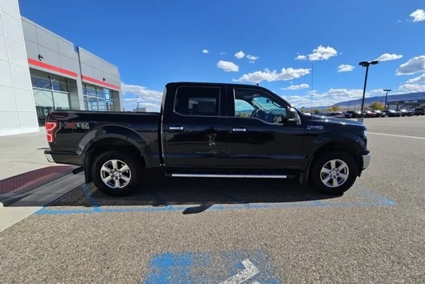 2019 Ford F-150 XLT photo 1