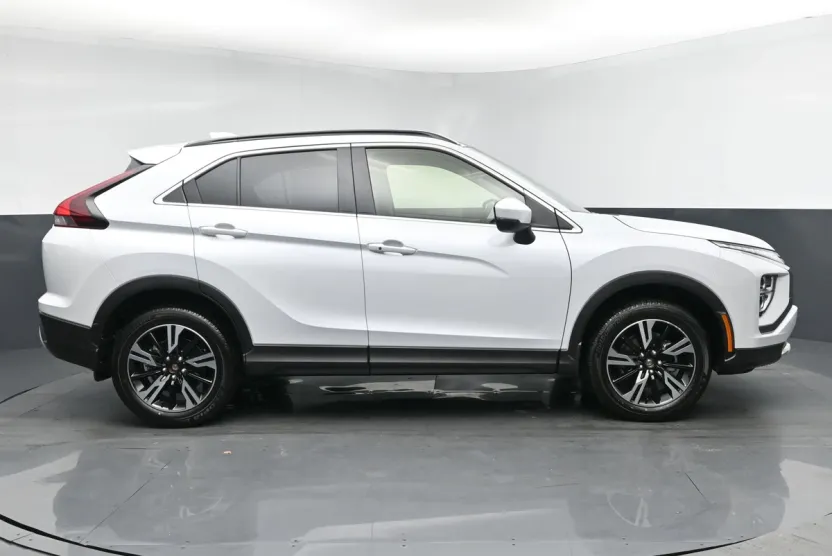 2026 Mitsubishi Eclipse Cross SE photo 1