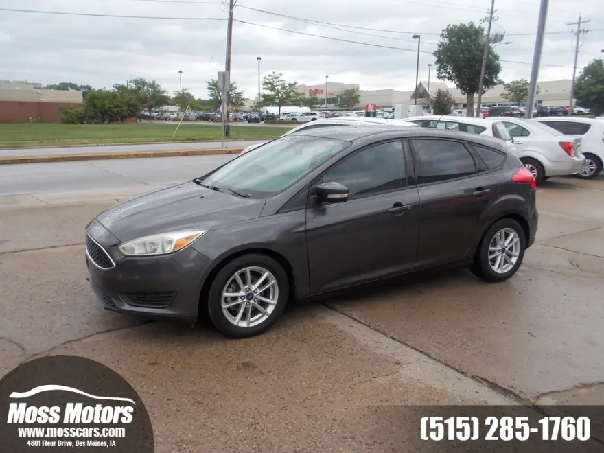2017 Ford Focus SE photo 1