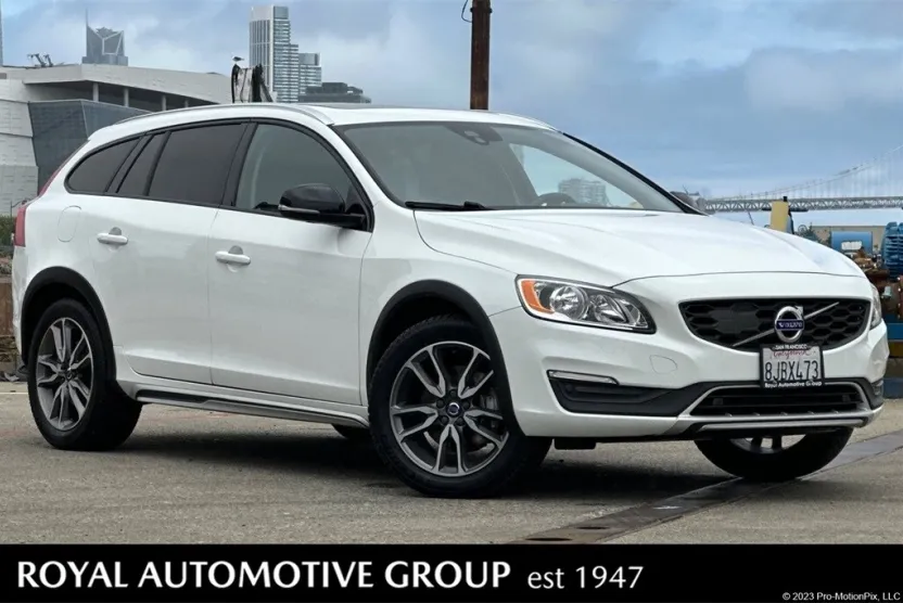 2018 Volvo V60 Cross Country T5 photo 1