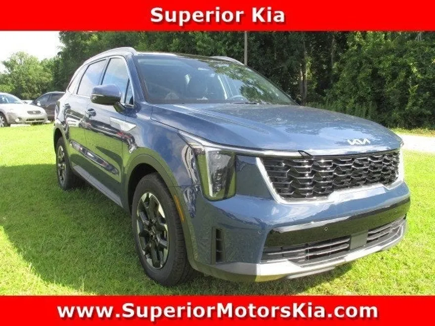 2025 Kia Sorento S photo 1