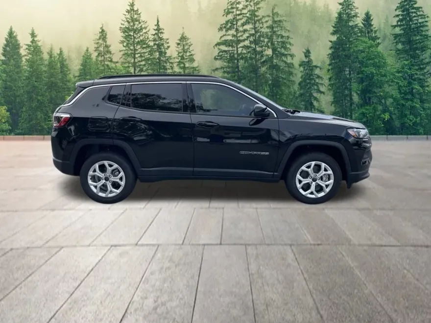 2025 Jeep Compass Latitude photo 1