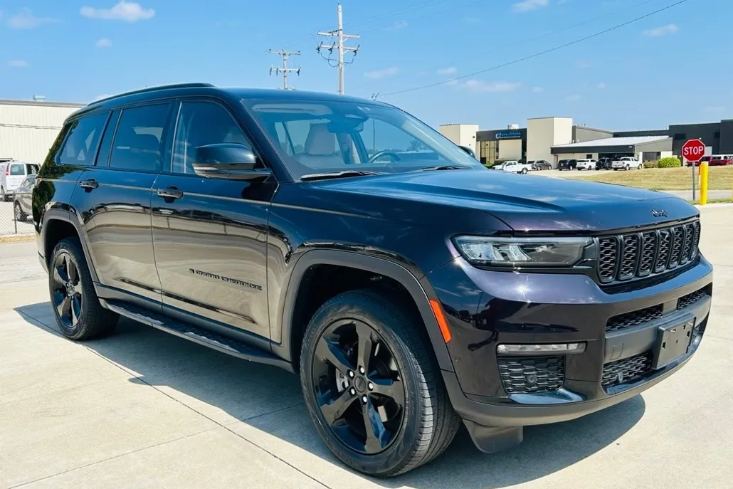 2022 Jeep Grand Cherokee Limited photo 1