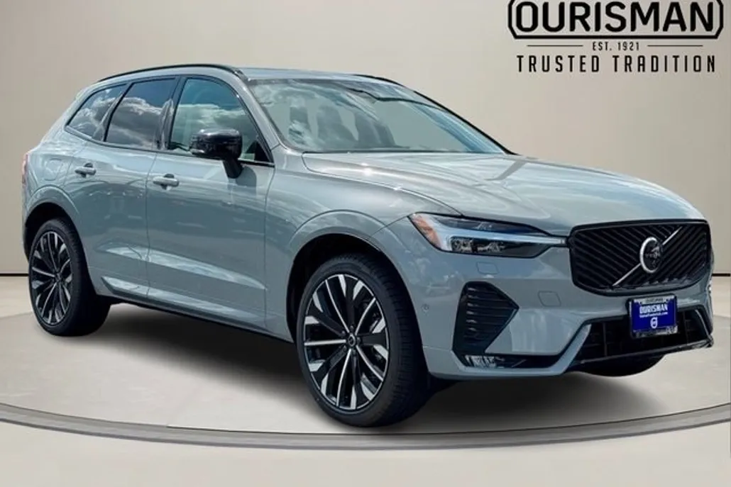 2026 Volvo XC60 B5 photo 1