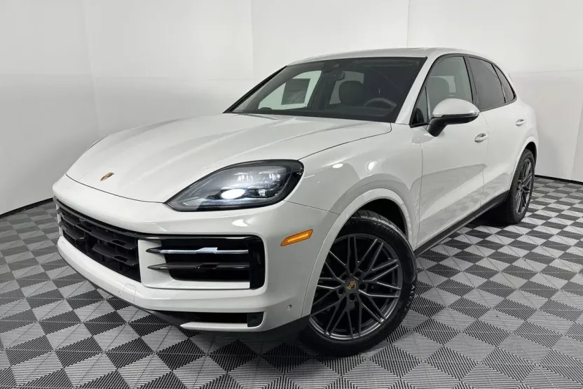 2025 Porsche Cayenne photo 1