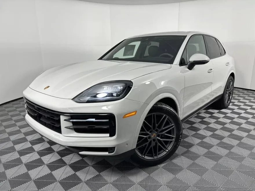 2025 Porsche Cayenne photo 1