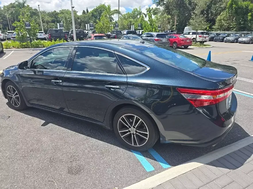 2015 Toyota Avalon XLE photo 1