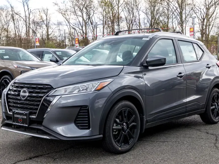 2024 Nissan Kicks SV photo 1