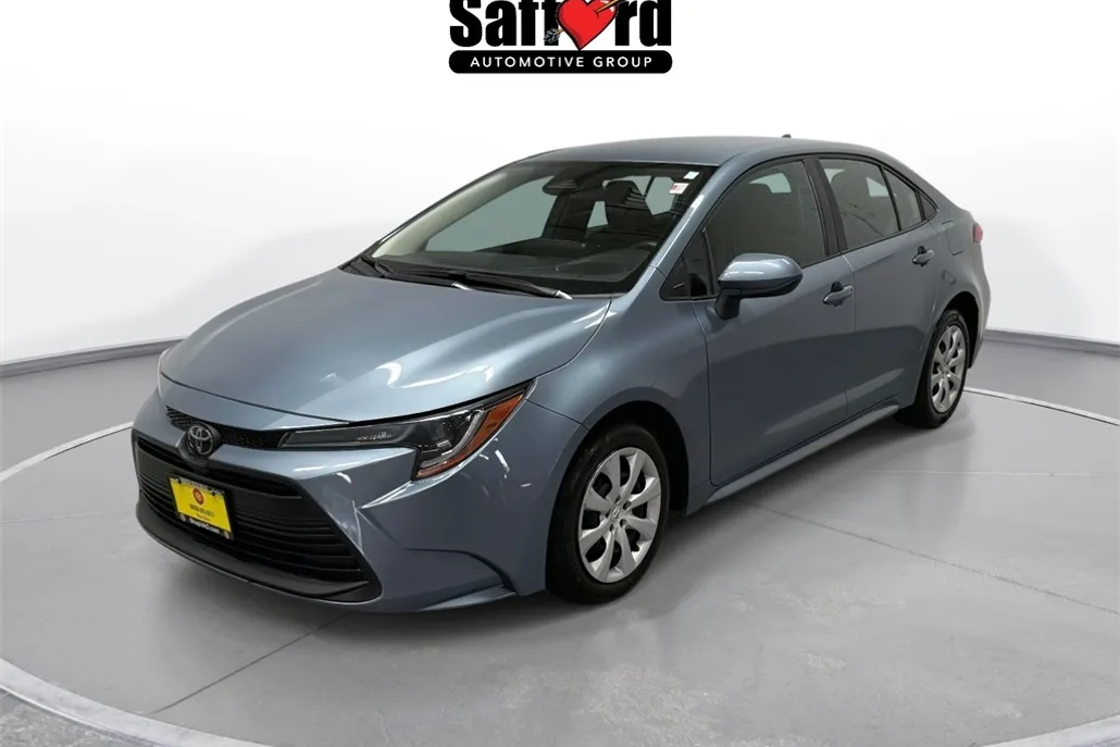 2024 Toyota Corolla LE photo 1