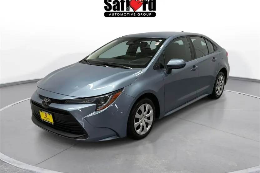 2024 Toyota Corolla LE photo 1