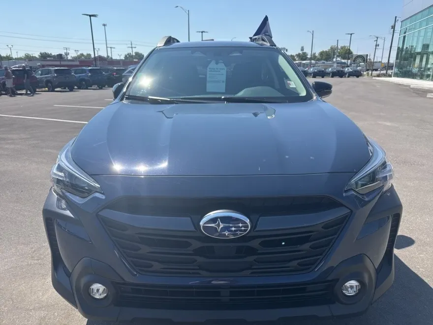 2025 Subaru Outback Premium photo 1