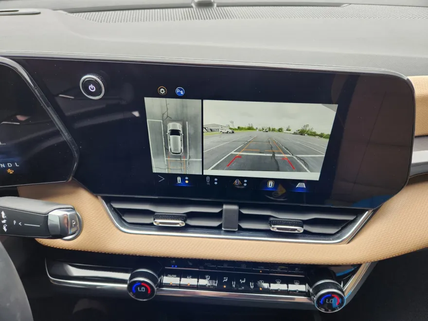 2025 Chevrolet Equinox ACTIV photo 1