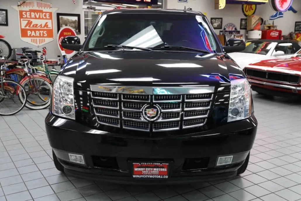 2007 Cadillac Escalade Luxury photo 1