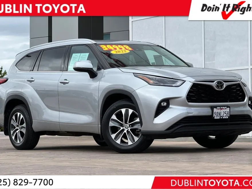 2022 Toyota Highlander XLE photo 1