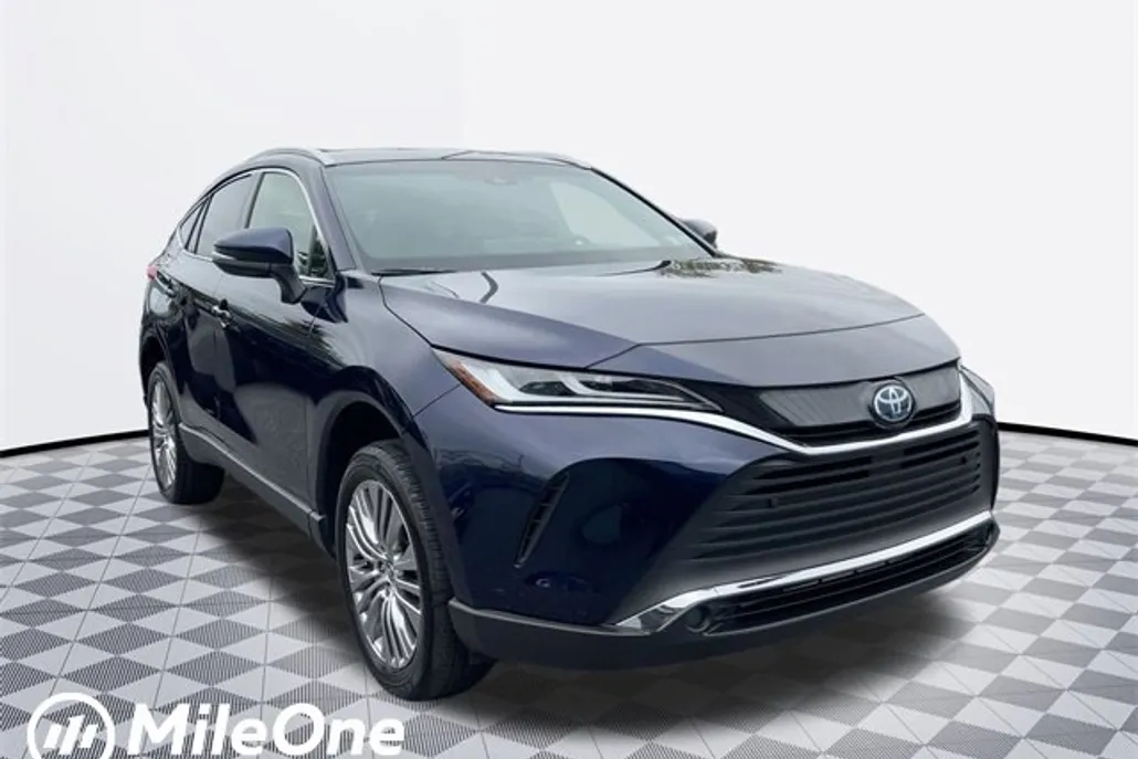 2022 Toyota Venza XLE photo 1