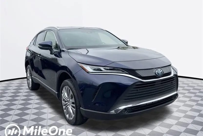 2022 Toyota Venza XLE photo 1