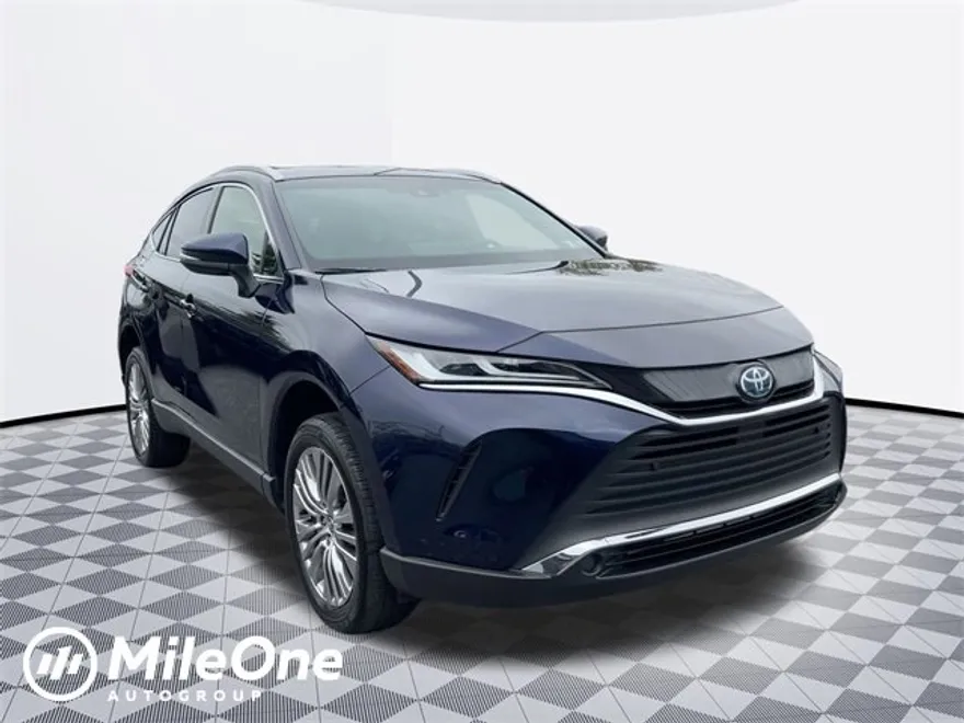 2022 Toyota Venza XLE photo 1