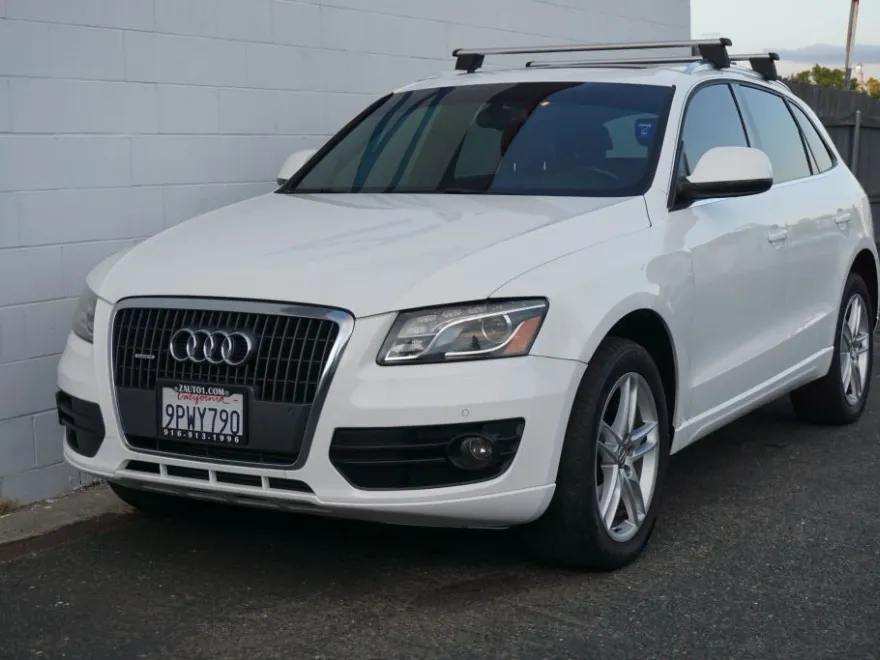 2012 Audi Q5 2.0T Premium photo 1