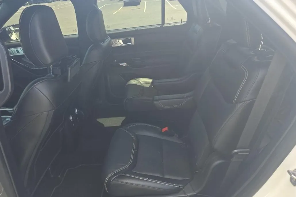 2021 Ford Explorer ST photo 1