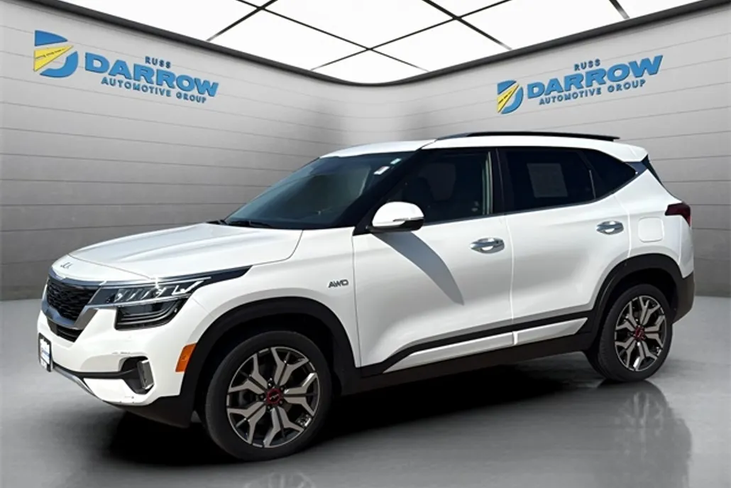 2023 Kia Seltos SX photo 1