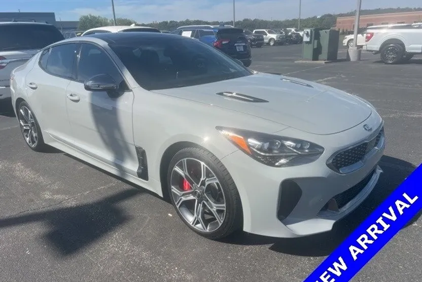 2018 Kia Stinger GT2 photo 1