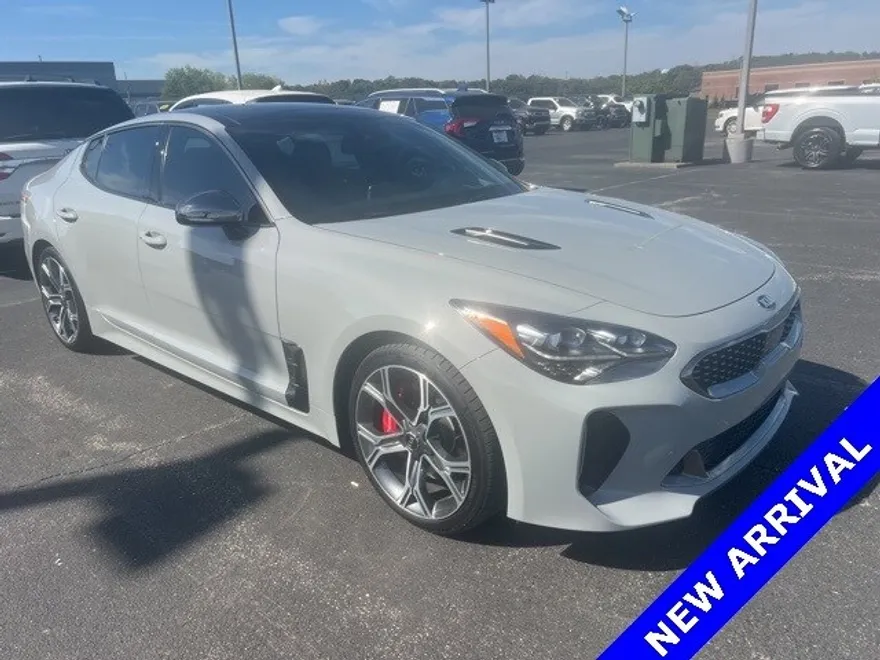 2018 Kia Stinger GT2 photo 1