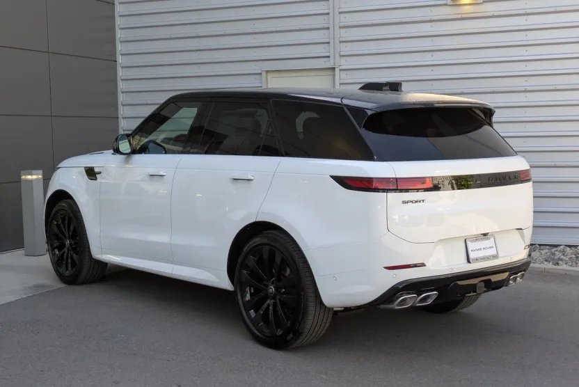 2025 Land Rover Range Rover Sport SE photo 1