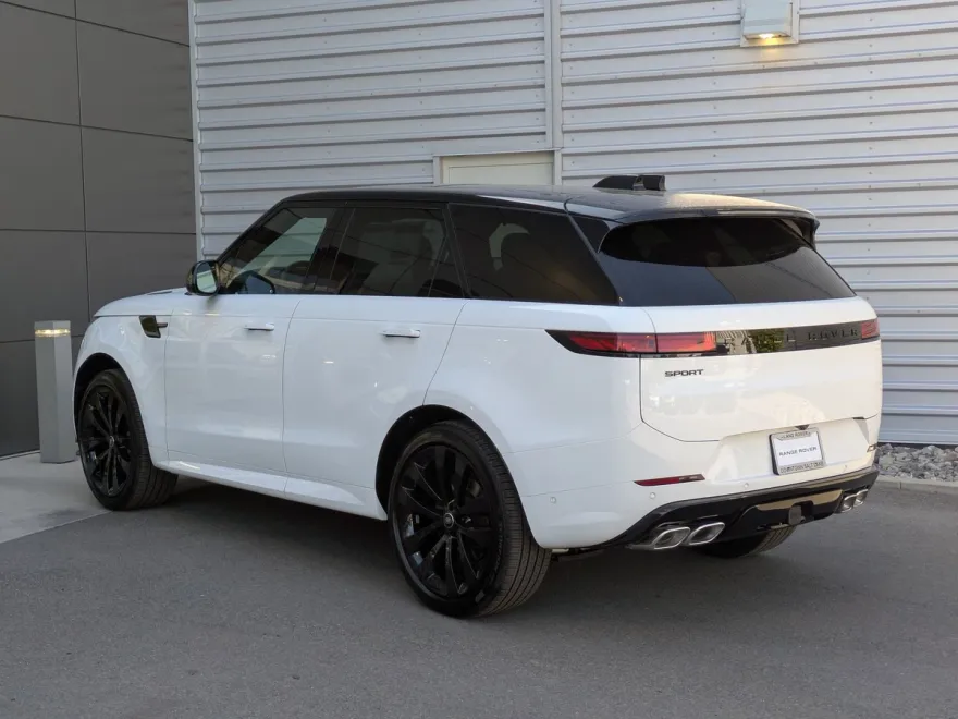 2025 Land Rover Range Rover Sport SE photo 1