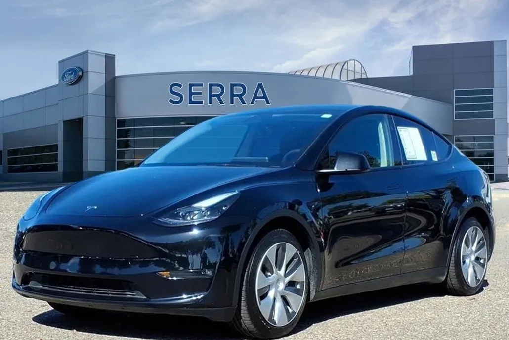2023 Tesla Model Y Long Range photo 1