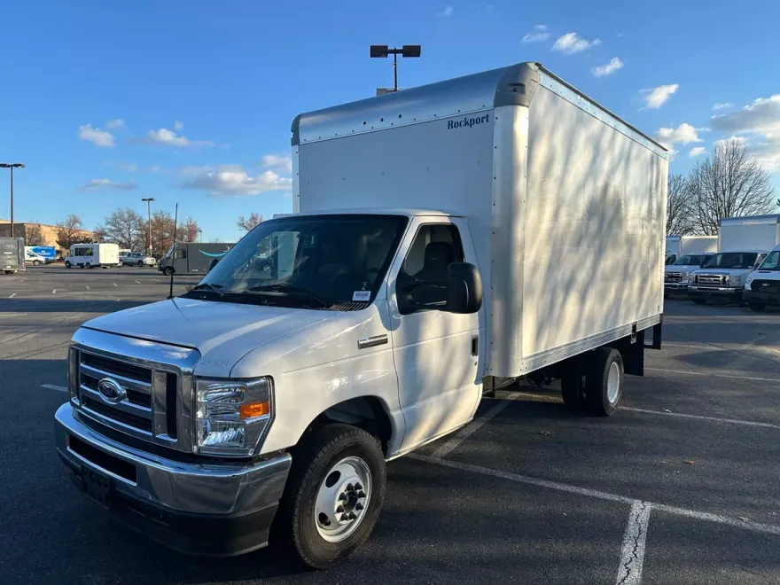 2025 Ford E-350 photo 1