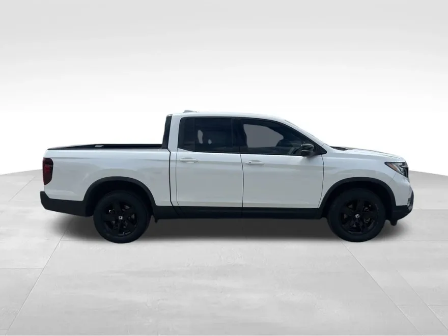 2022 Honda Ridgeline Black Edition photo 1