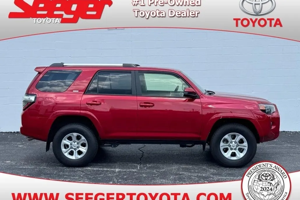 2024 Toyota 4Runner SR5 4WD photo 1