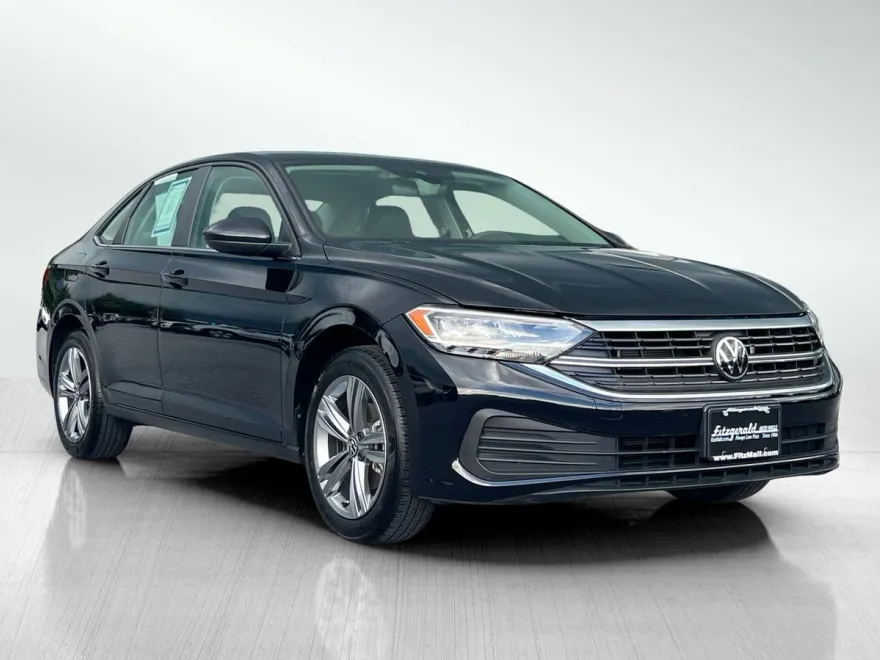 2024 Volkswagen Jetta SE photo 1