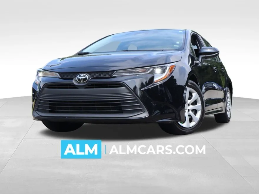 2023 Toyota Corolla LE photo 1
