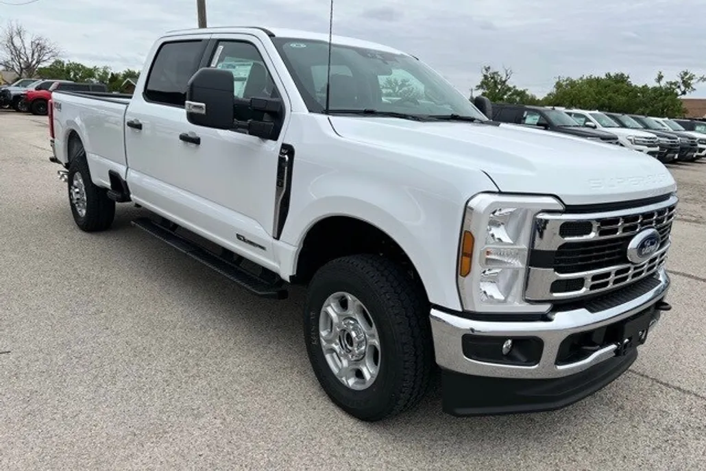 2025 Ford F-350 XLT photo 1