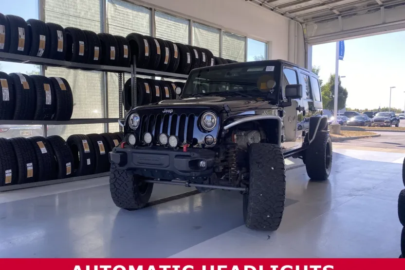 2014 Jeep Wrangler Unlimited Rubicon X photo 1