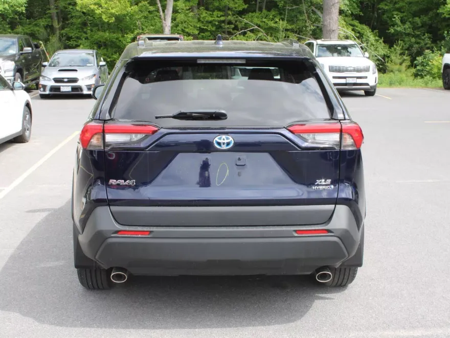 2022 Toyota RAV4 Hybrid XLE photo 1