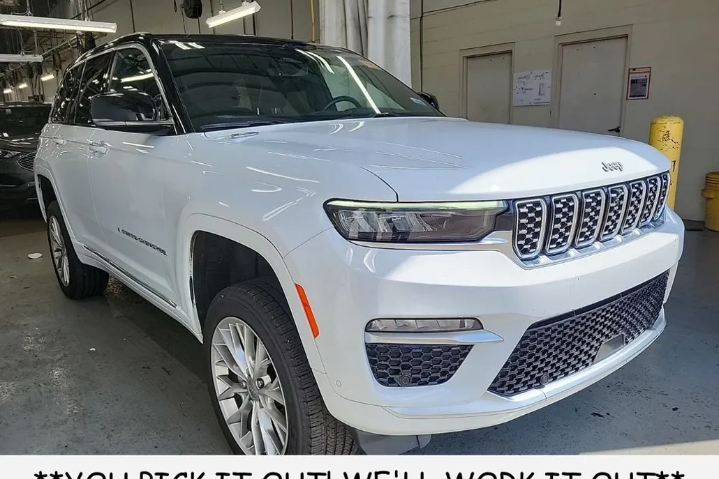 2022 Jeep Grand Cherokee Summit photo 1