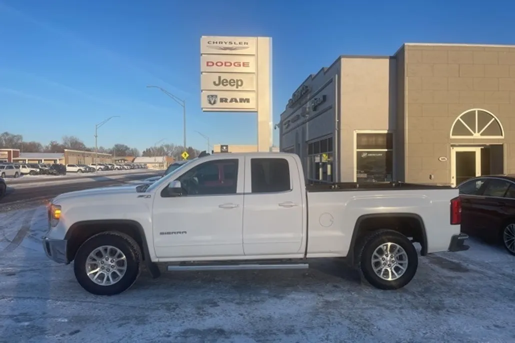 2015 Gmc Sierra 1500 SLE photo 1