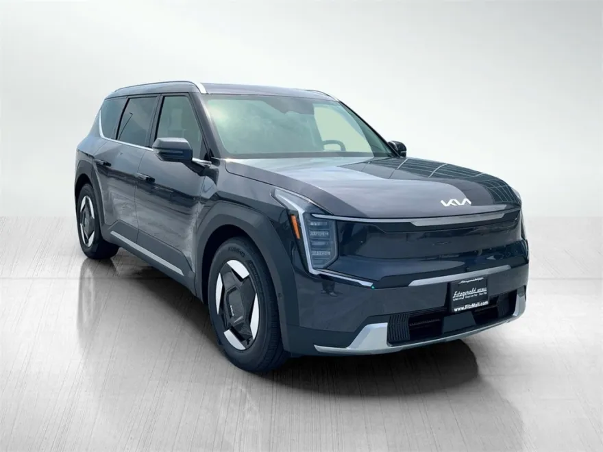 2026 Kia EV9 Wind photo 1