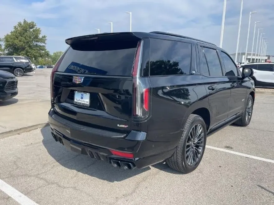 2023 Cadillac Escalade V-Series photo 1