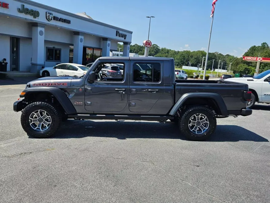 2025 Jeep Gladiator Mojave photo 1