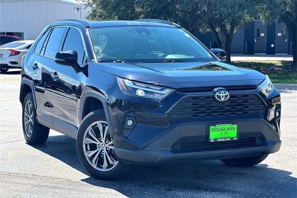 2022 Toyota RAV4 Hybrid XLE Premium photo 1