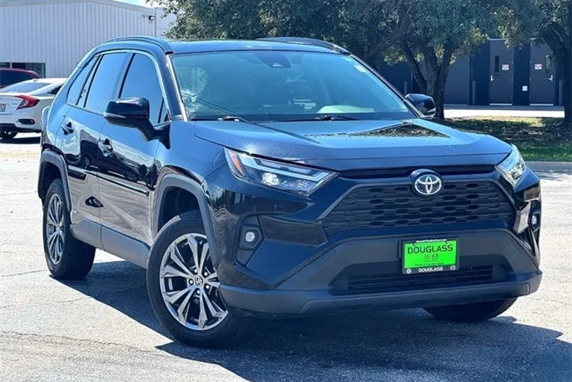 2022 Toyota RAV4 Hybrid XLE Premium photo 1