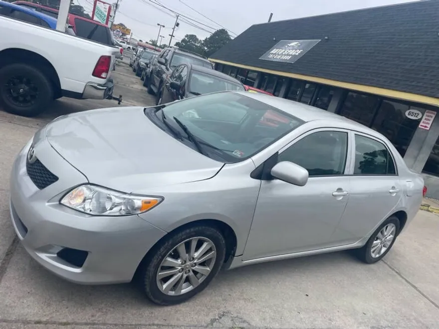 2010 Toyota Corolla Base photo 1