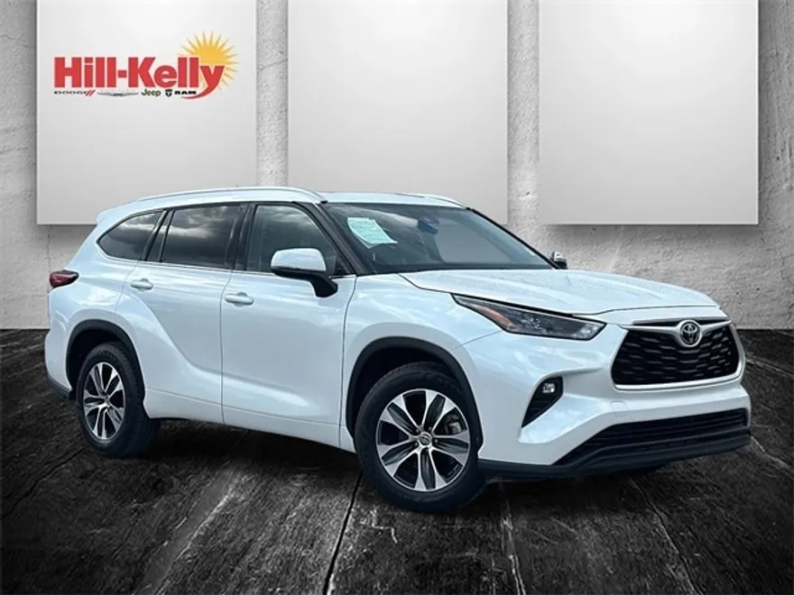 2022 Toyota Highlander XLE photo 1