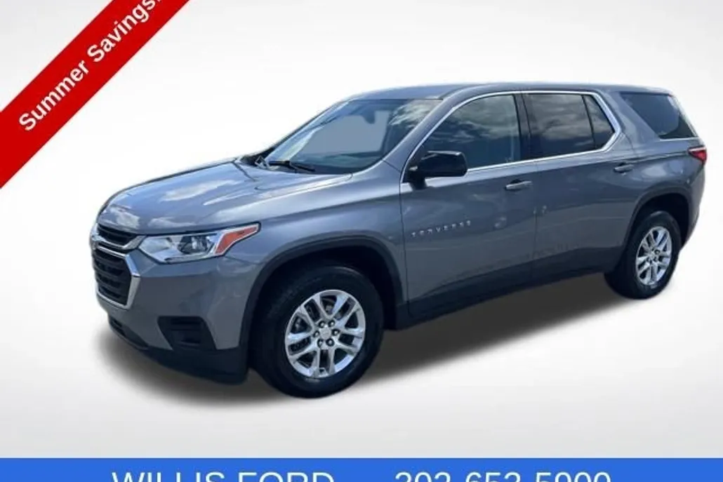2021 Chevrolet Traverse LS photo 1