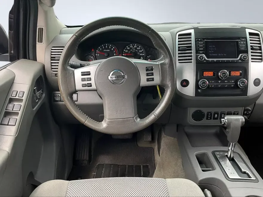 2017 Nissan Frontier SV photo 5