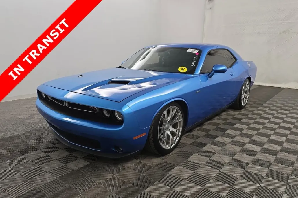 2016 Dodge Challenger SXT Plus photo 1